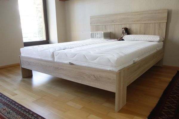 bett-eiche-weissgrau52C13ED6-1D4A-7DFA-0809-58BDD7EC5322.jpg